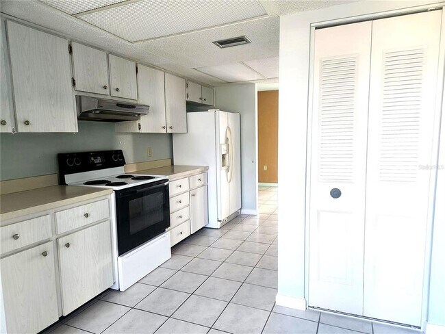 Building Photo - 3838 Staysail Ln