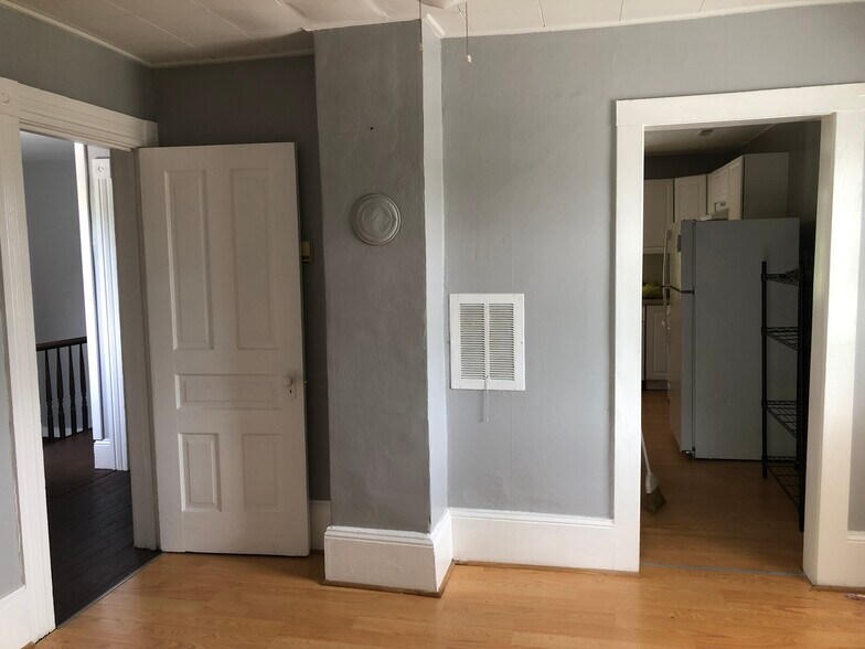 Building Photo - 258 Munford St