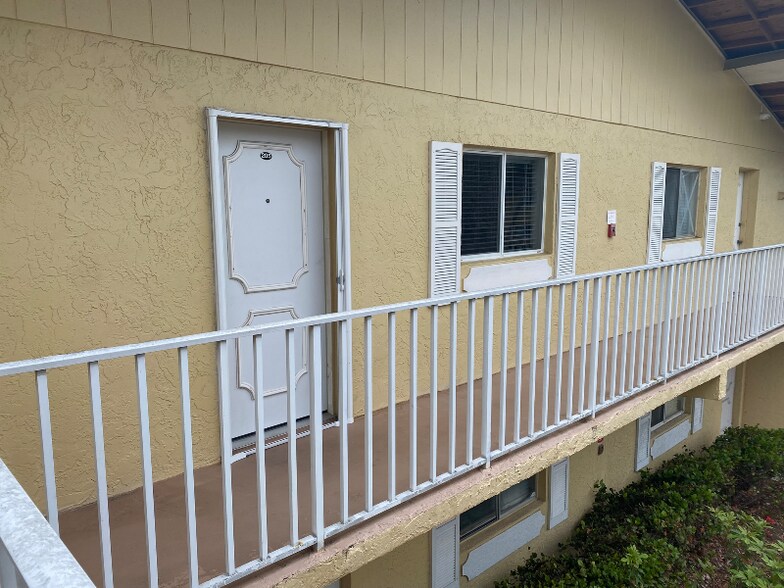 Building Photo - 8071 Country Rd