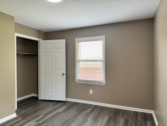 Building Photo - 222 Beechwood Dr