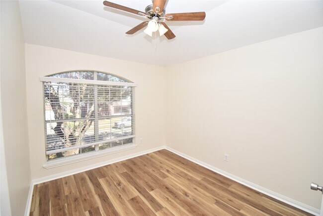 Building Photo - 2427 Teal Run Pl Dr