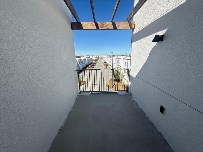 Building Photo - 420 Famagusta Dr