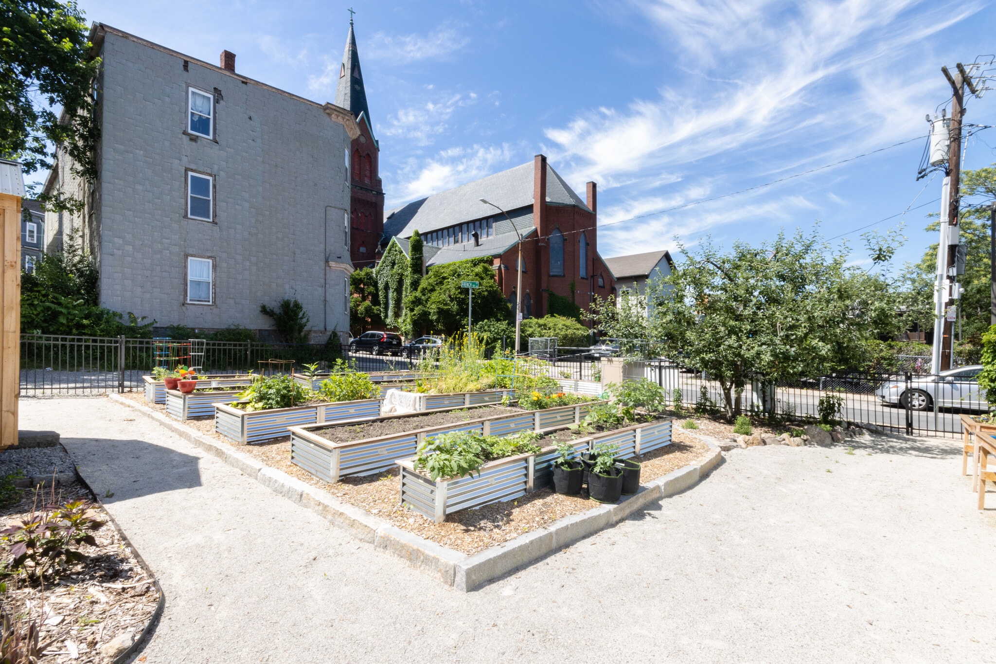 Building Photo - 2 French Ter