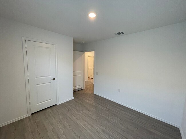 Building Photo - Beautiful 4 bedroom, 2 bathroom Home in Vida near Texas A&M San Antonio!