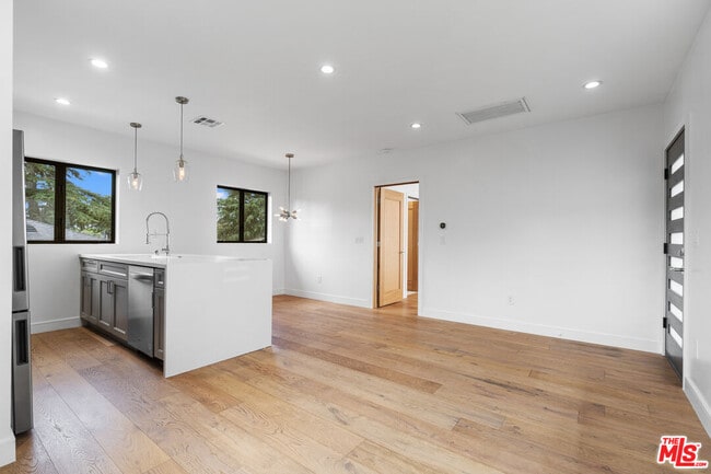 Building Photo - 4080 Van Buren Pl