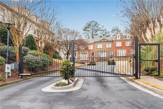 Building Photo - 250 Mystic Ridge Hill
