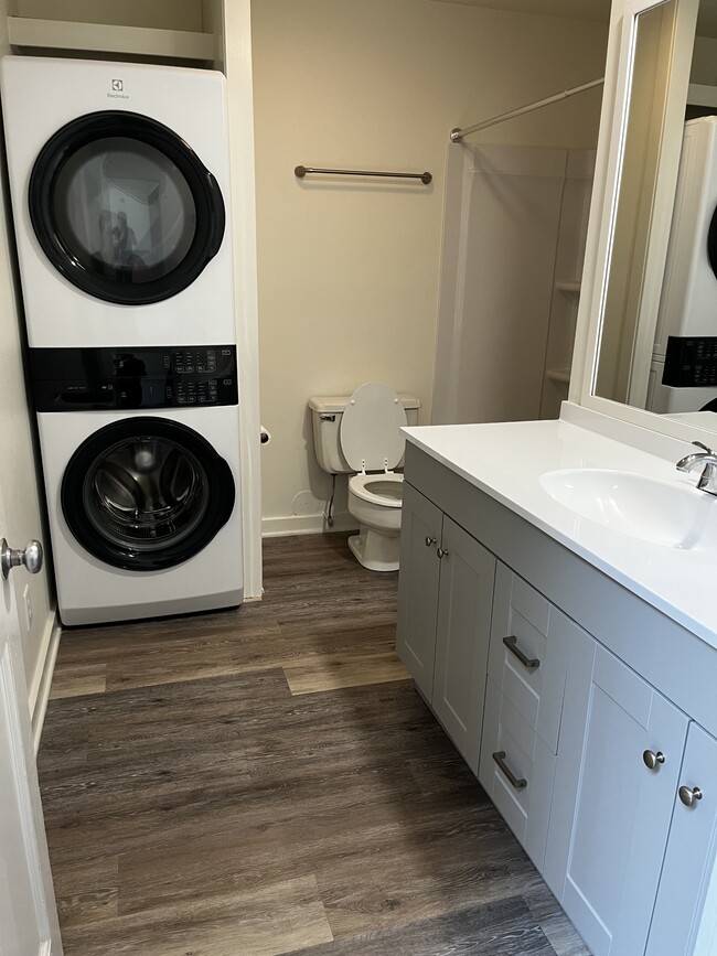 Building Photo - 1831 Eden Ln