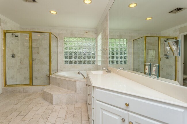 Building Photo - 1230 Timbergrove Ln
