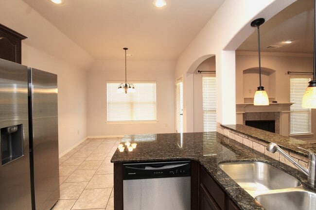 Building Photo - 3038 W Verona Ln