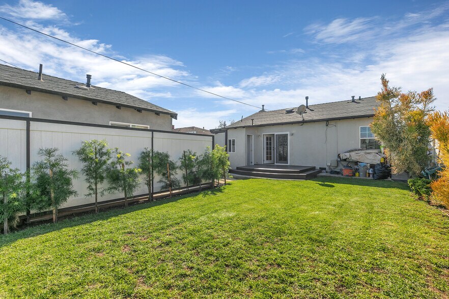 Building Photo - 3620 Tuller Ave