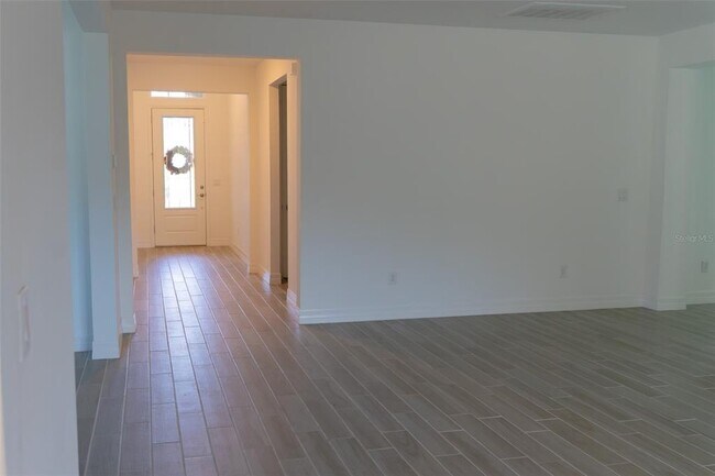 Building Photo - 4140 SE 13th Terrace