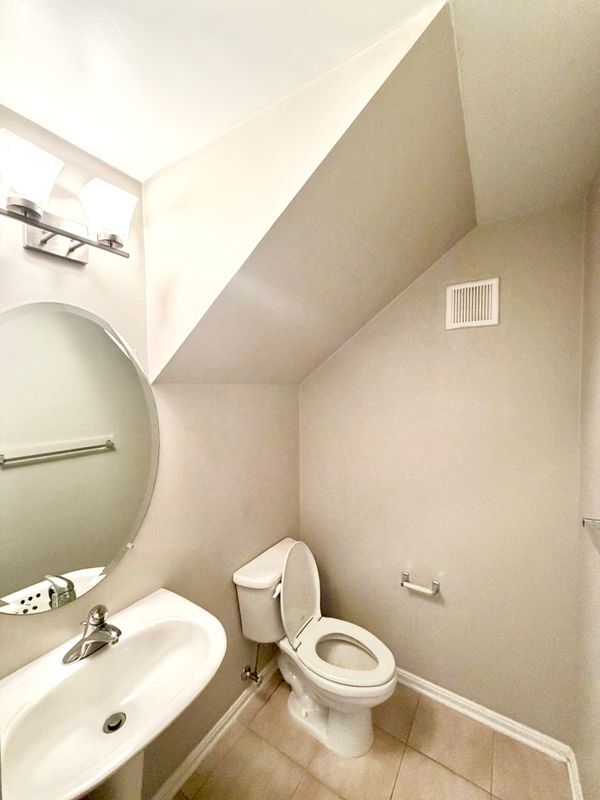 Building Photo - 307D Prettyman Dr