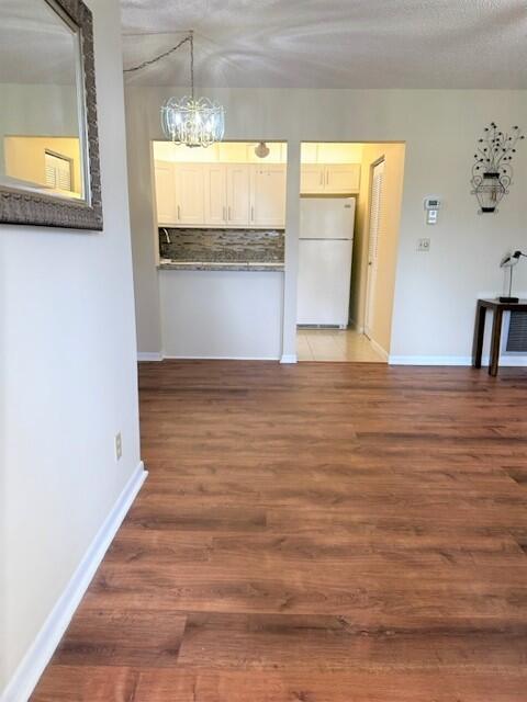 Building Photo - 441 Pine Glen Ln