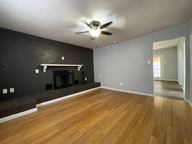 Building Photo - Charming 2-Bed, 1-Bath with Modern Upgrades