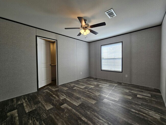 Building Photo - 1042 Myakka Dr