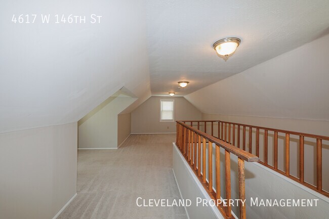 Building Photo - Beautifully Renovated Bungalow