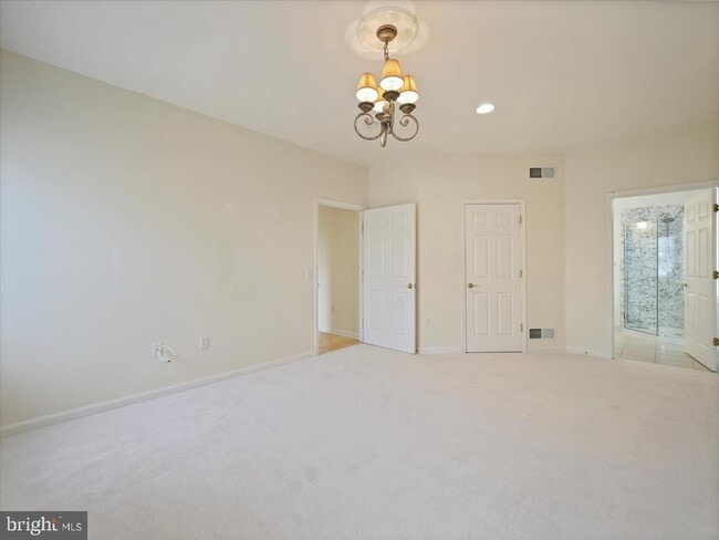 Building Photo - 3271 St Andrews Dr