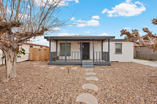 Building Photo - 1219 Cunningham Dr