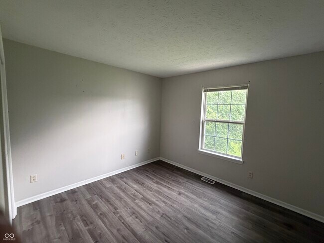 Building Photo - 411 Garden Grace Dr