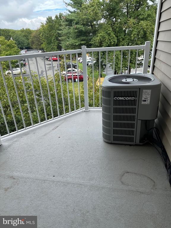 Building Photo - 64 Versailles Ct