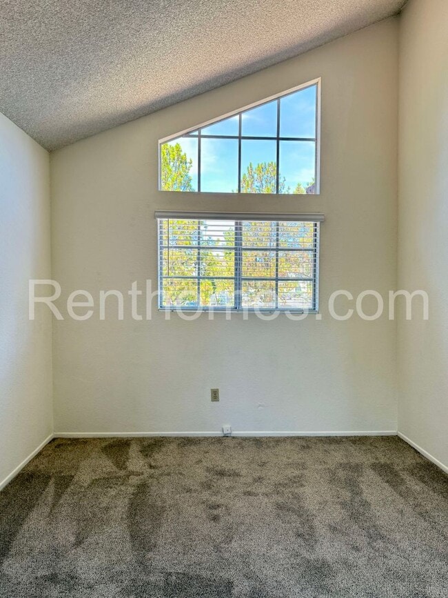 Building Photo - 10515 Carrington Dr