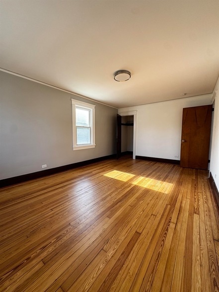 Building Photo - 44 Hickory Ave