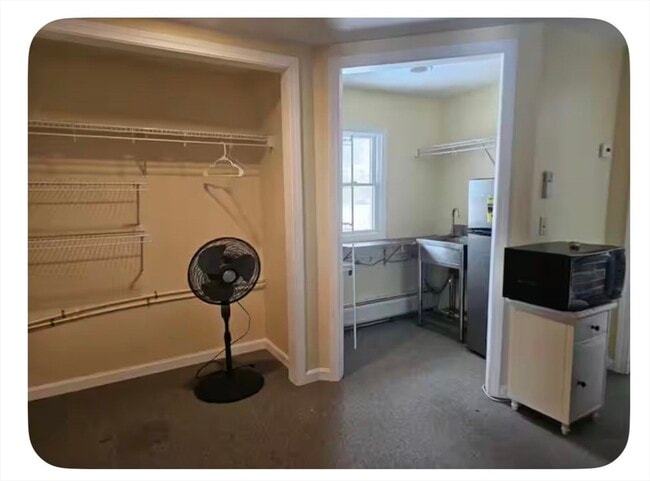 Building Photo - 3 Hickory Ln