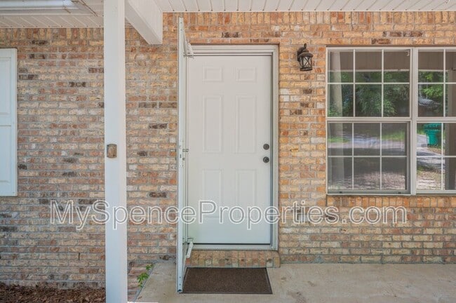 Building Photo - 138 Jeff Dr