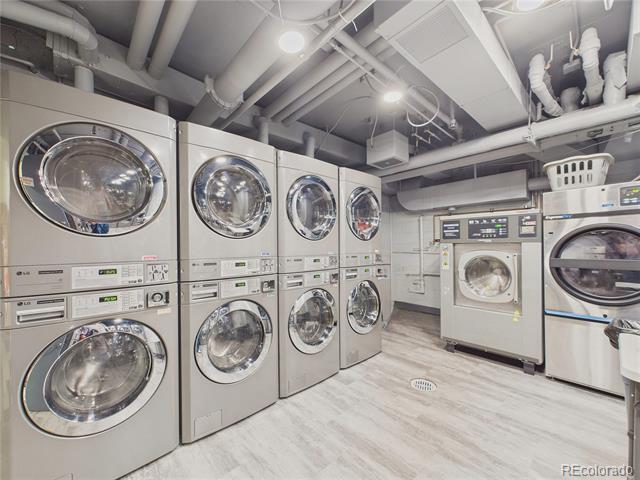 Building Photo - 3100 E Cherry Creek S Dr