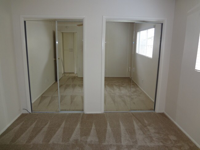 Building Photo - 1459 Hornblend St