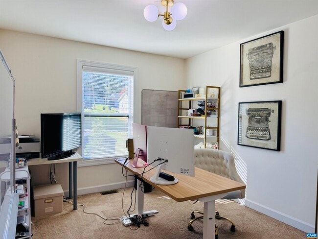 Building Photo - 133 Junction Ln