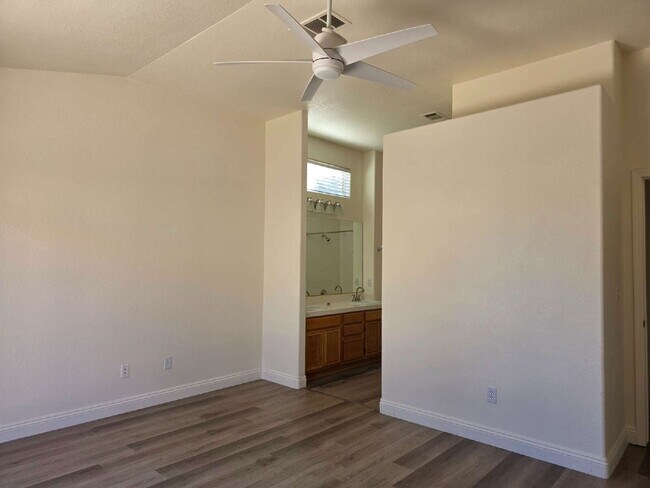Building Photo - 8712 Cypresswood Ave
