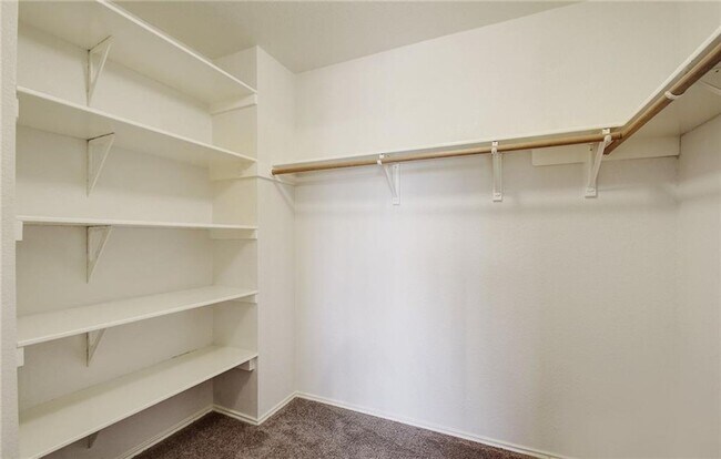 Building Photo - 205 Spring Branch Loop