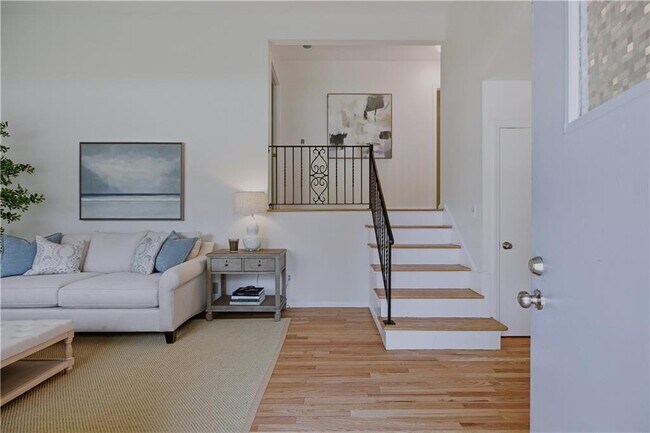 Building Photo - 117 Canonchet Dr