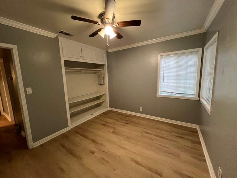 Building Photo - 576 Geneva Ave