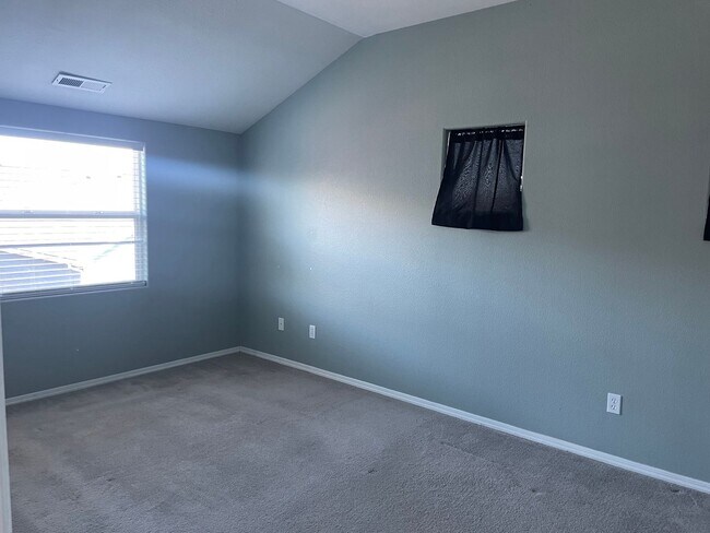 Building Photo - One bedroom apartment
