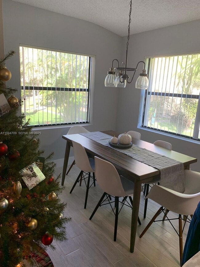 Building Photo - 9999 Summerbreeze Dr