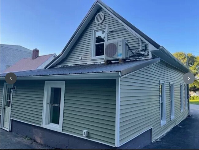 Building Photo - 106 E Frazier Ave