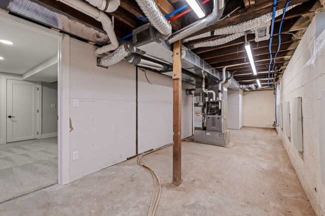 Building Photo - WELCOME HOME!