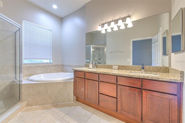 Building Photo - 7570 Tamarind Ave