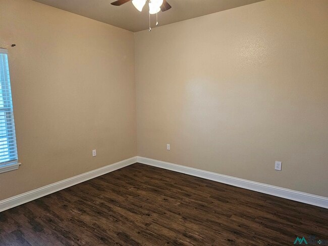Building Photo - 209 Almond Tree Ln