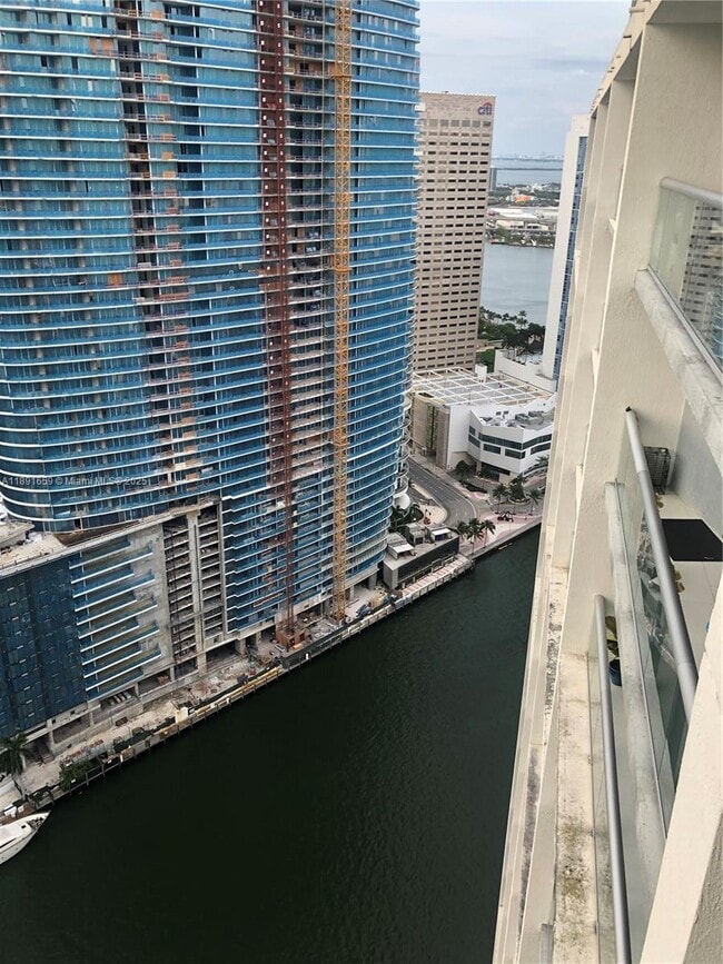 Building Photo - 475 Brickell Ave