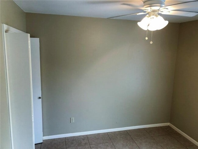 Building Photo - 9001 Pointer Ln
