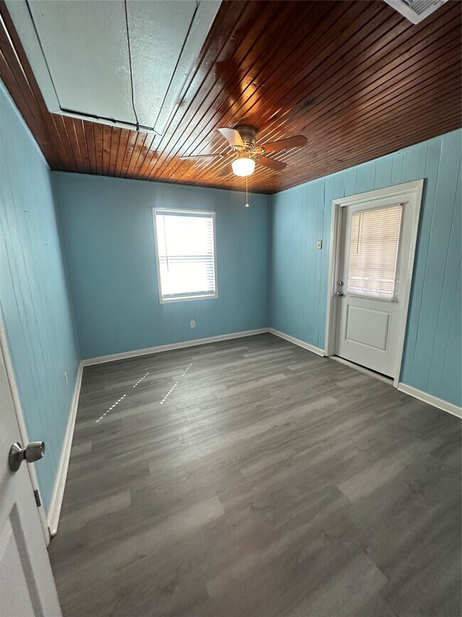 Building Photo - 236 3rd St