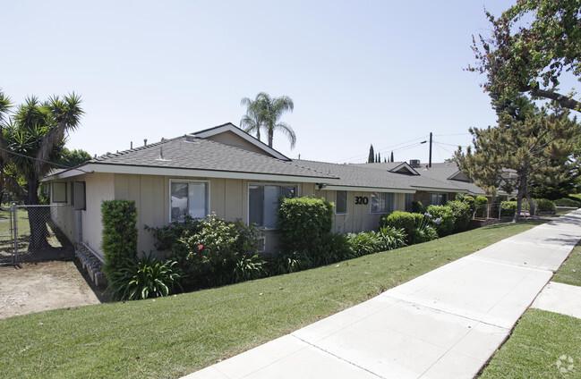Primary Photo - Val Mesa Apartments
