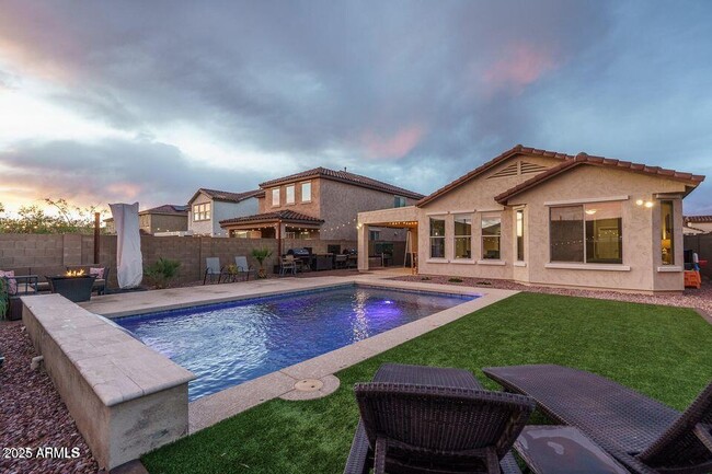 Building Photo - 9547 W Chama Dr