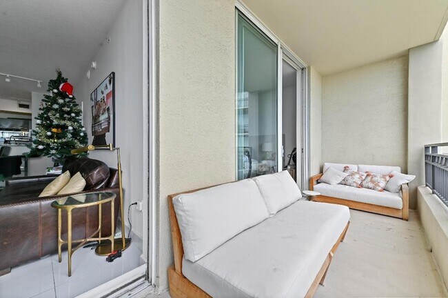 Building Photo - 550 Okeechobee Blvd