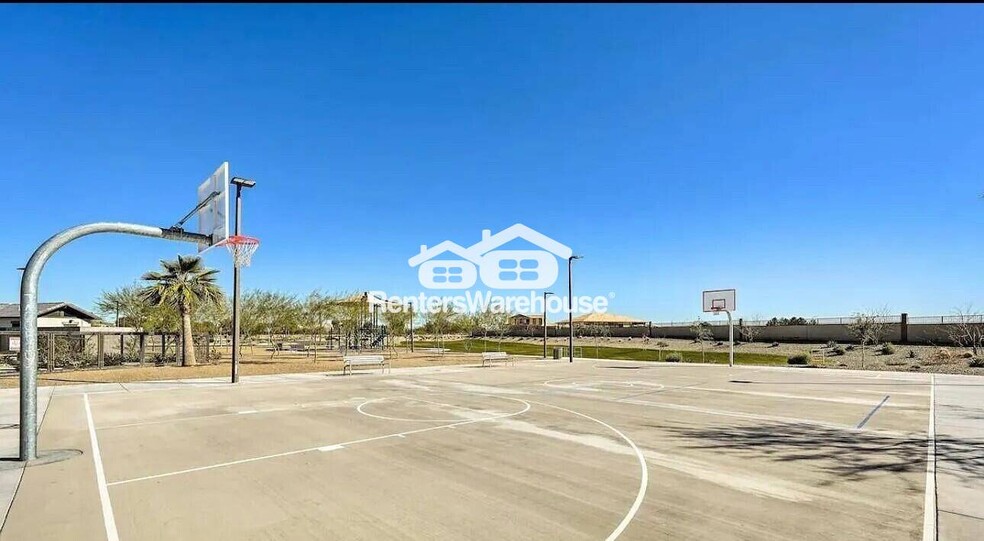 Building Photo - 8956 W Solano Dr