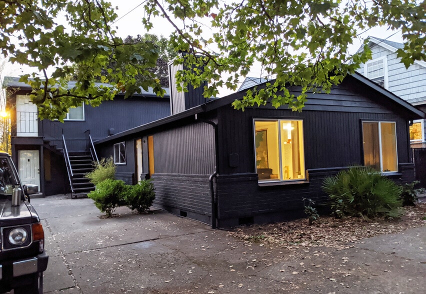 Building Photo - 4923 SE 71st Ave