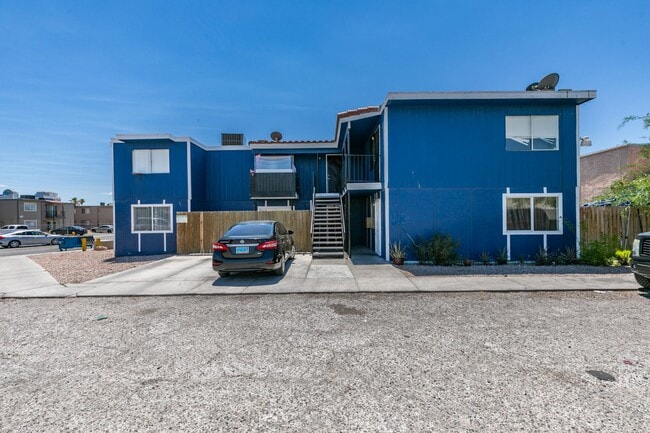 Building Photo - Cozy 2BR/2BA in Spring Valley Near the Strip